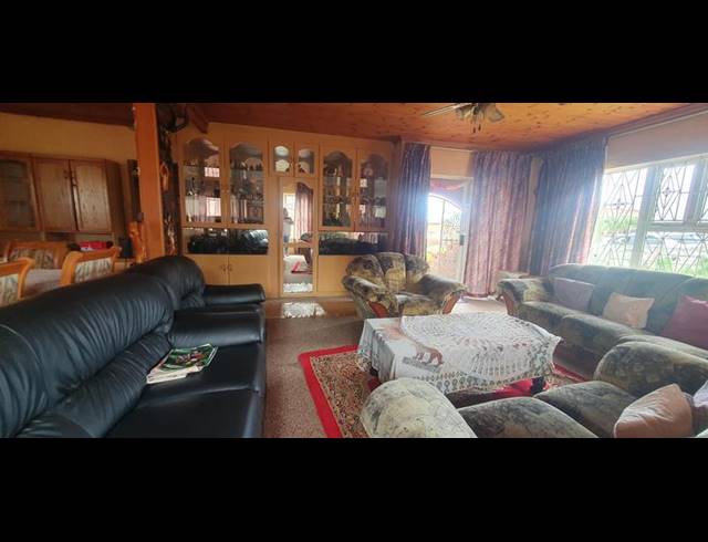 3 BEDROOM PROPERTY TO RENT IN CRAIGIEBURN